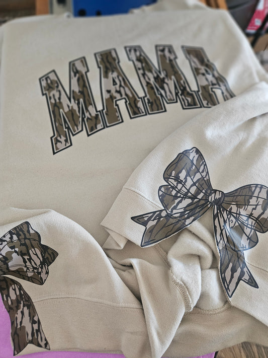 MAMA crewneck with camo bows on side