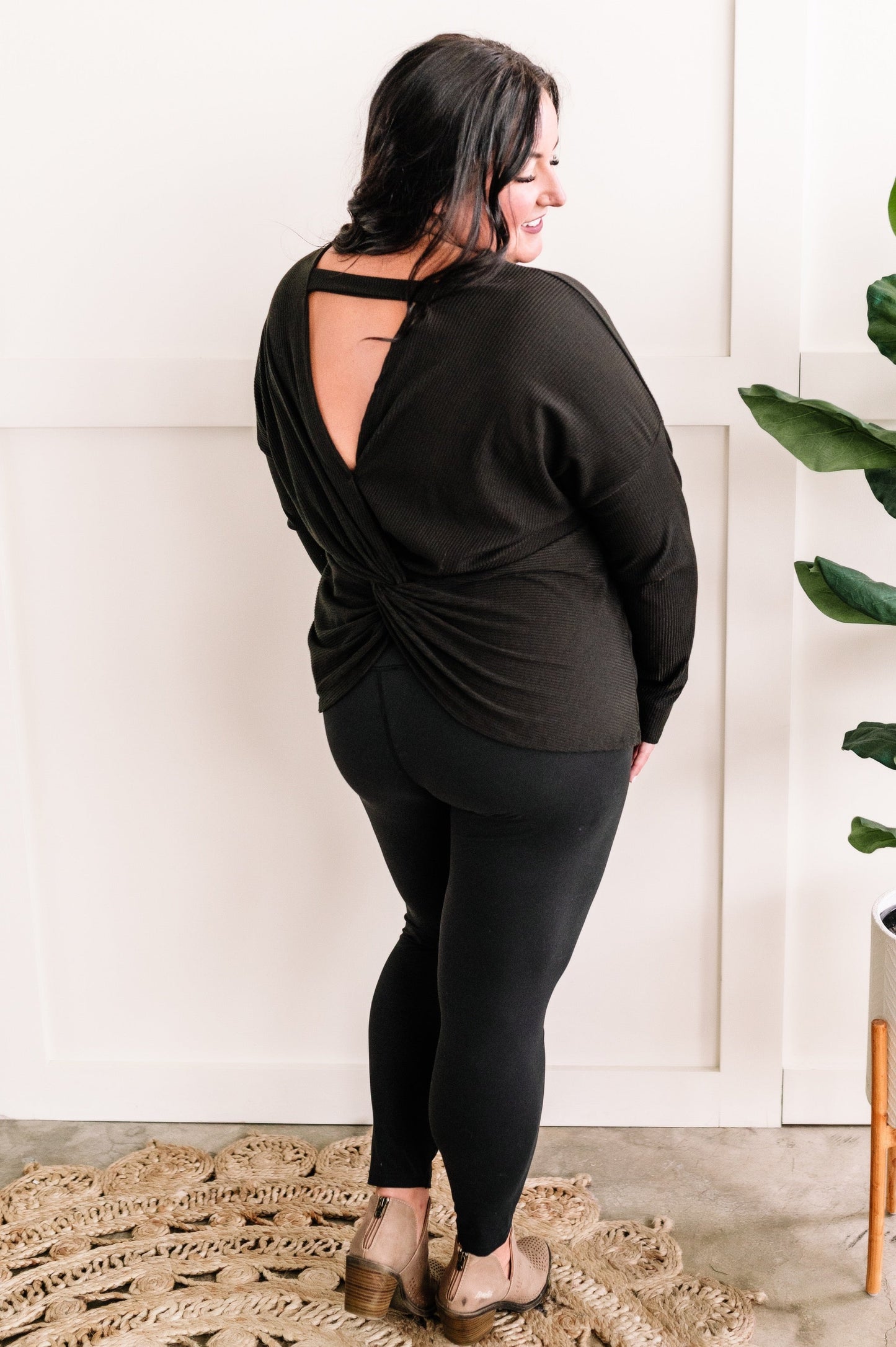 09.20 Long Sleeve Twist Back Top In Midnight Black